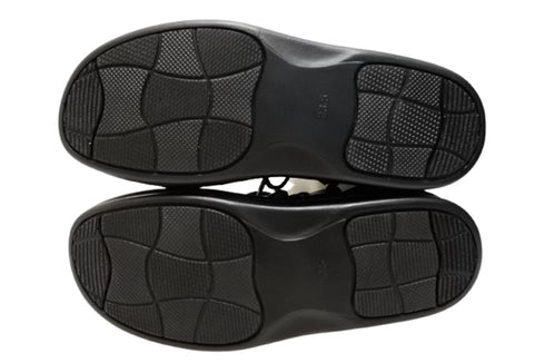 【インコルジェ 8674 ブラック】靴紐ショートブーツ